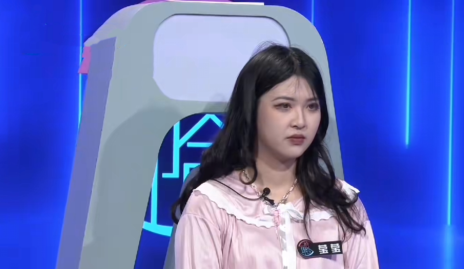 但是,王莹莹并不相信李小玉的解释,她觉得大姑姐就是知道两人的关系不