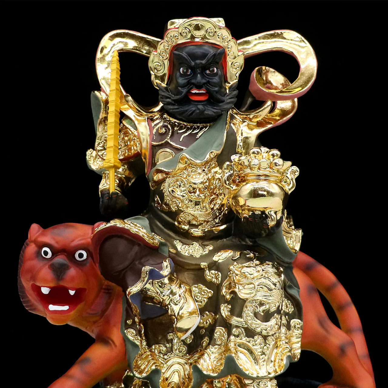 武财神力大无穷,守护财运;文财神智慧与财富并存.