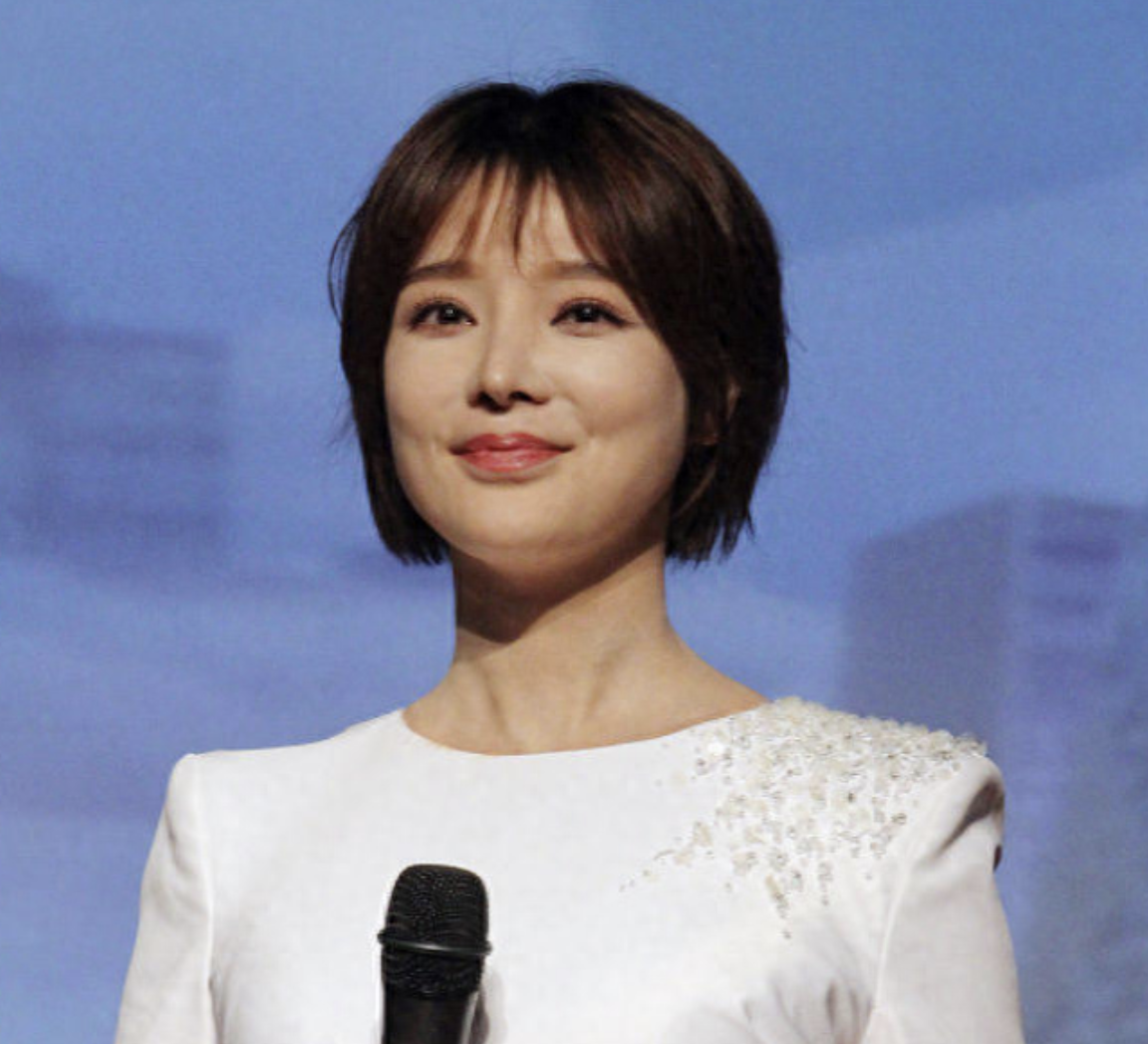 主持人胡蝶我做过正确的决定就是为导演陆川生下一儿一女