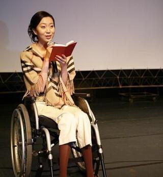 回顾刘岩从奥运舞台跌下瘫痪后靠轮椅度日张艺谋对她愧疚一生