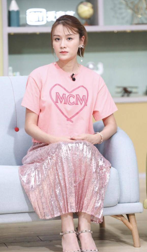 回顾超女叶一茜23岁嫁给田亮4年连生2胎如今还想拼三胎