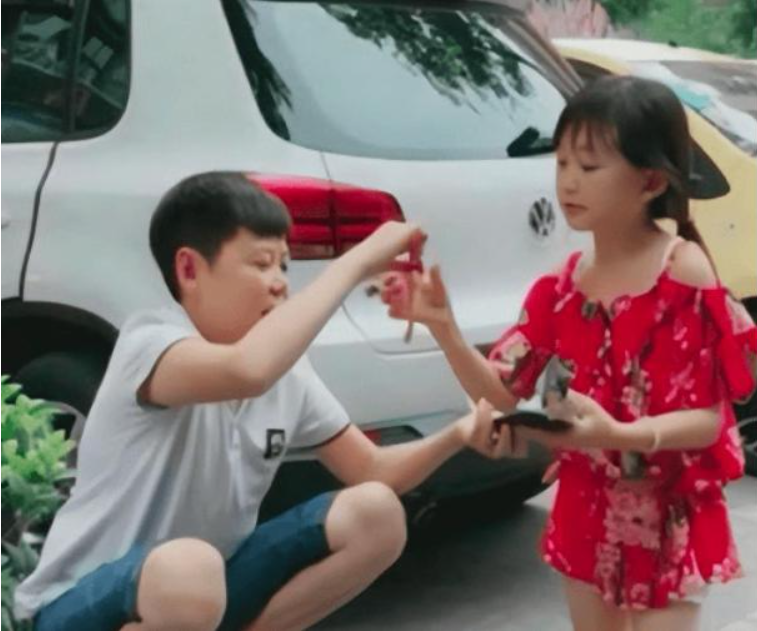 19年成都最美袖珍女结婚32岁长得像10岁婚后生活过得精彩