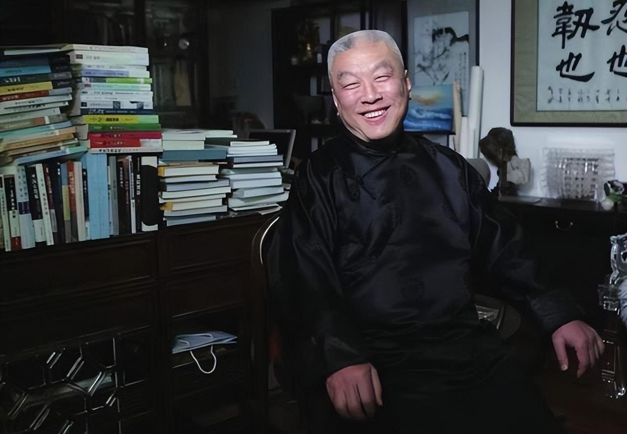 回顾白毛女王昆18岁嫁给初恋恩爱71年风雨相伴背后有心酸有眼泪