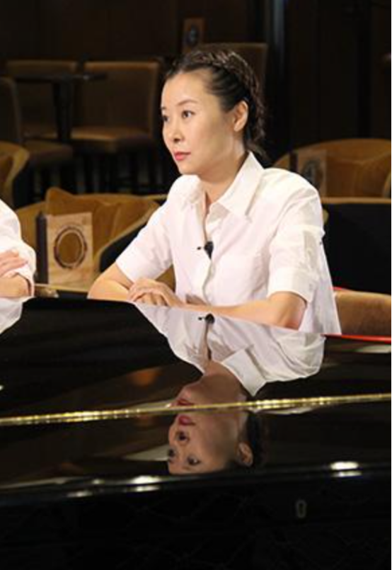 回顾柯蓝不结婚不生子从主持人到实力演员她经历了啥