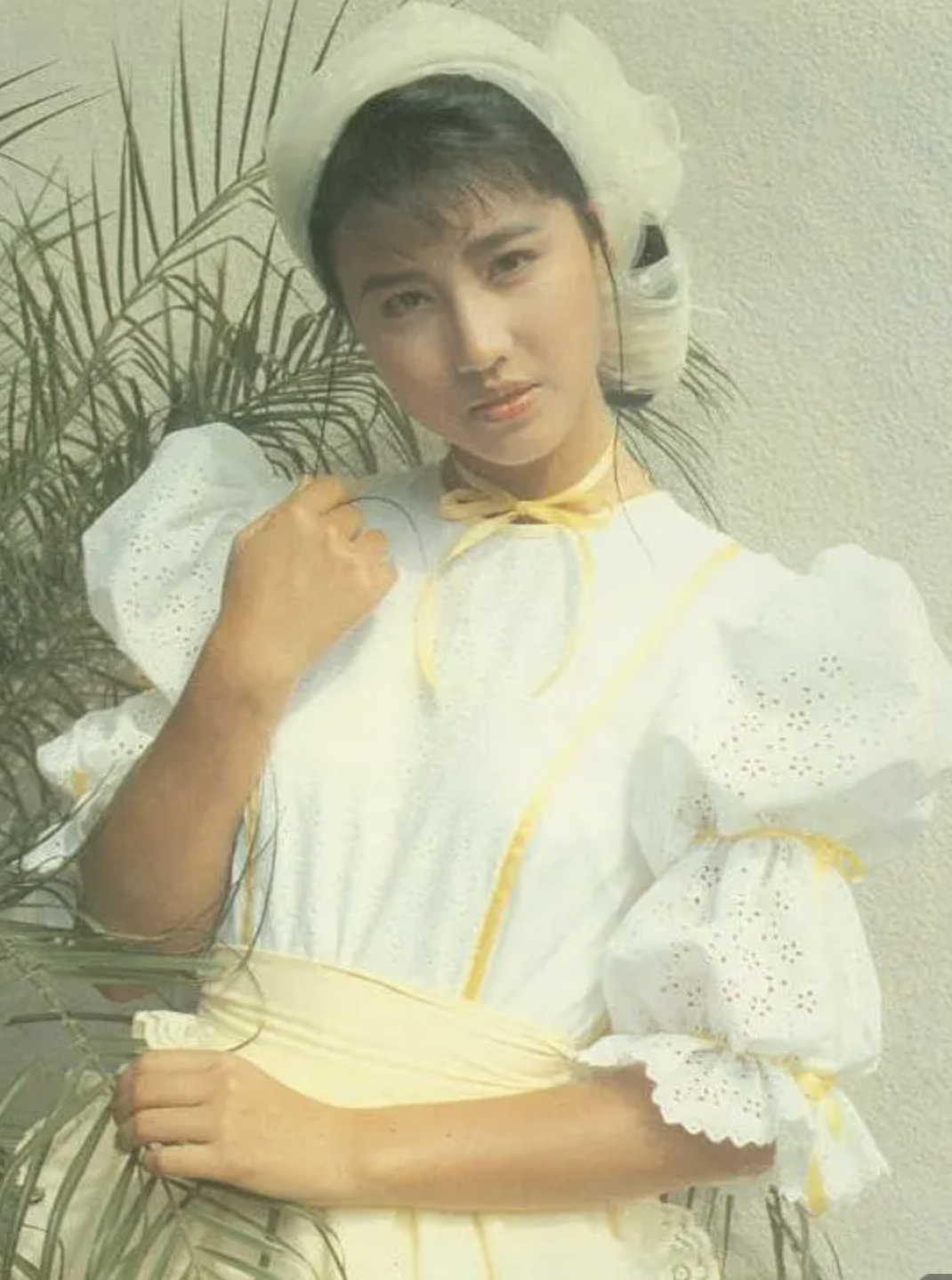 回顾57岁周海媚去世生前独居生活一生无子女活得自由有大爱