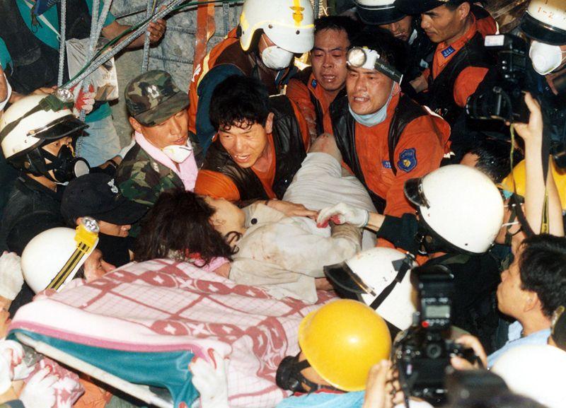 1995年韩国一座商场为一天营业额致使1500人瞬间被活埋