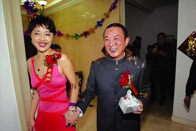 回顾刘蓓婚姻坎坷三婚再嫁第一任丈夫继子是当红小生张若昀