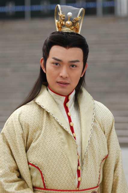 回顾黄海冰和前妻有缘无分二婚娶小12岁娇妻后儿女双全无遗憾