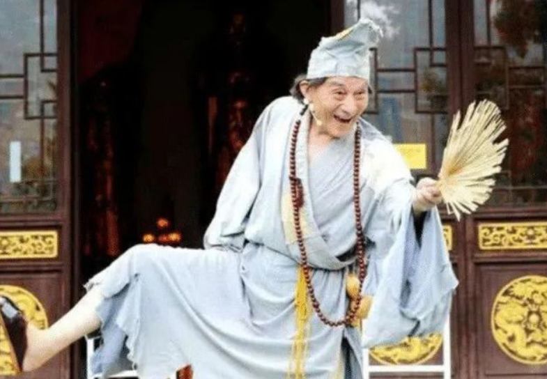 回顾游本昌跑30年龙套52岁凭济公爆火88岁人生比剧本精彩