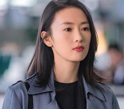 回顾童瑶和张默分手难以释怀如今嫁大17岁的富商活出自己