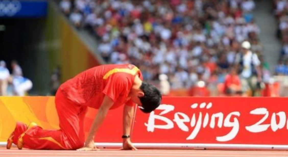 回顾刘翔被骂13年二婚娶撑杆跳冠军结婚5年至今不生娃