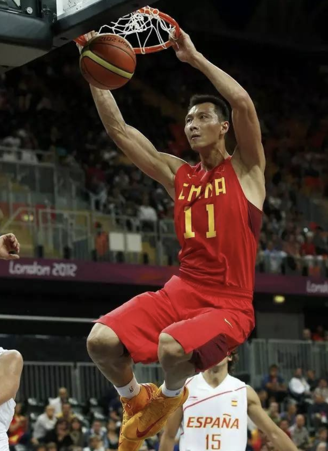 易建联在 世界杯赛 场上的崛相关图片4