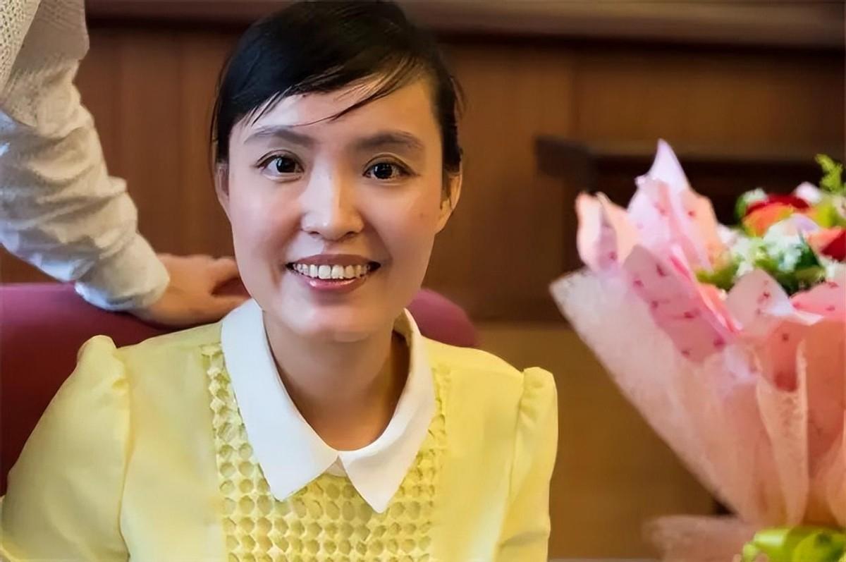 回顾那位为救学生失去双腿的80后美女教师张丽莉后来怎样了