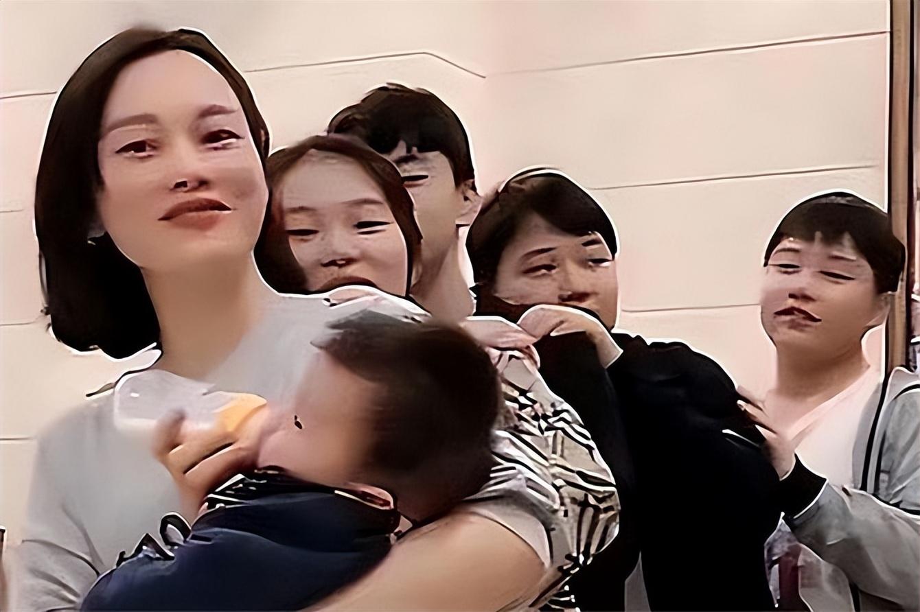 2006年20岁广东女子嫁给北大学霸13年连生7子称不生浪费