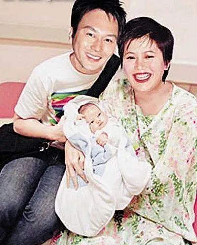 2006年,张智霖和郭可盈再度合作《红粉》,两人从少年演到耄耋,爱的