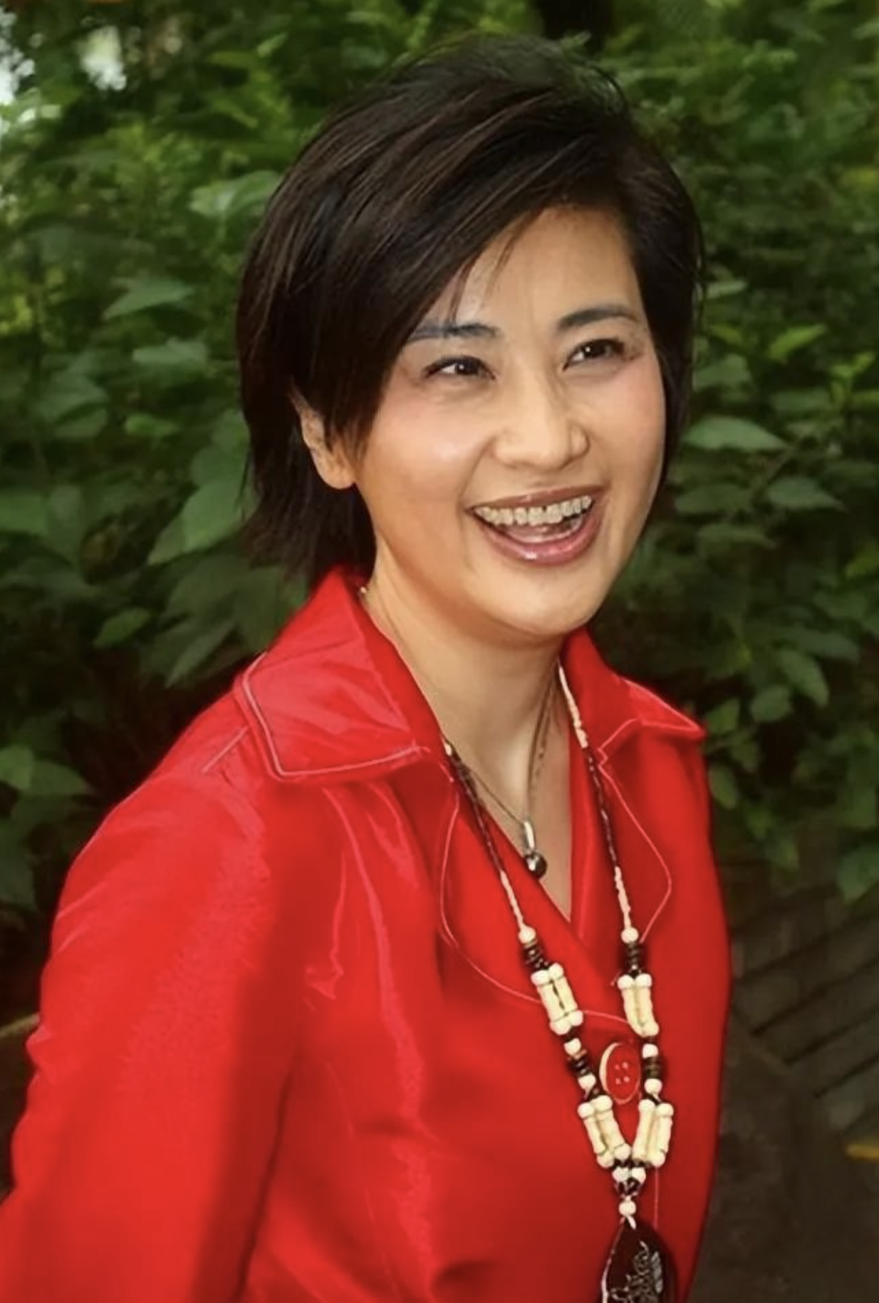 回顾吴小莉与一贫如洗的哥哥相认为何她伸手相助却遭拒绝