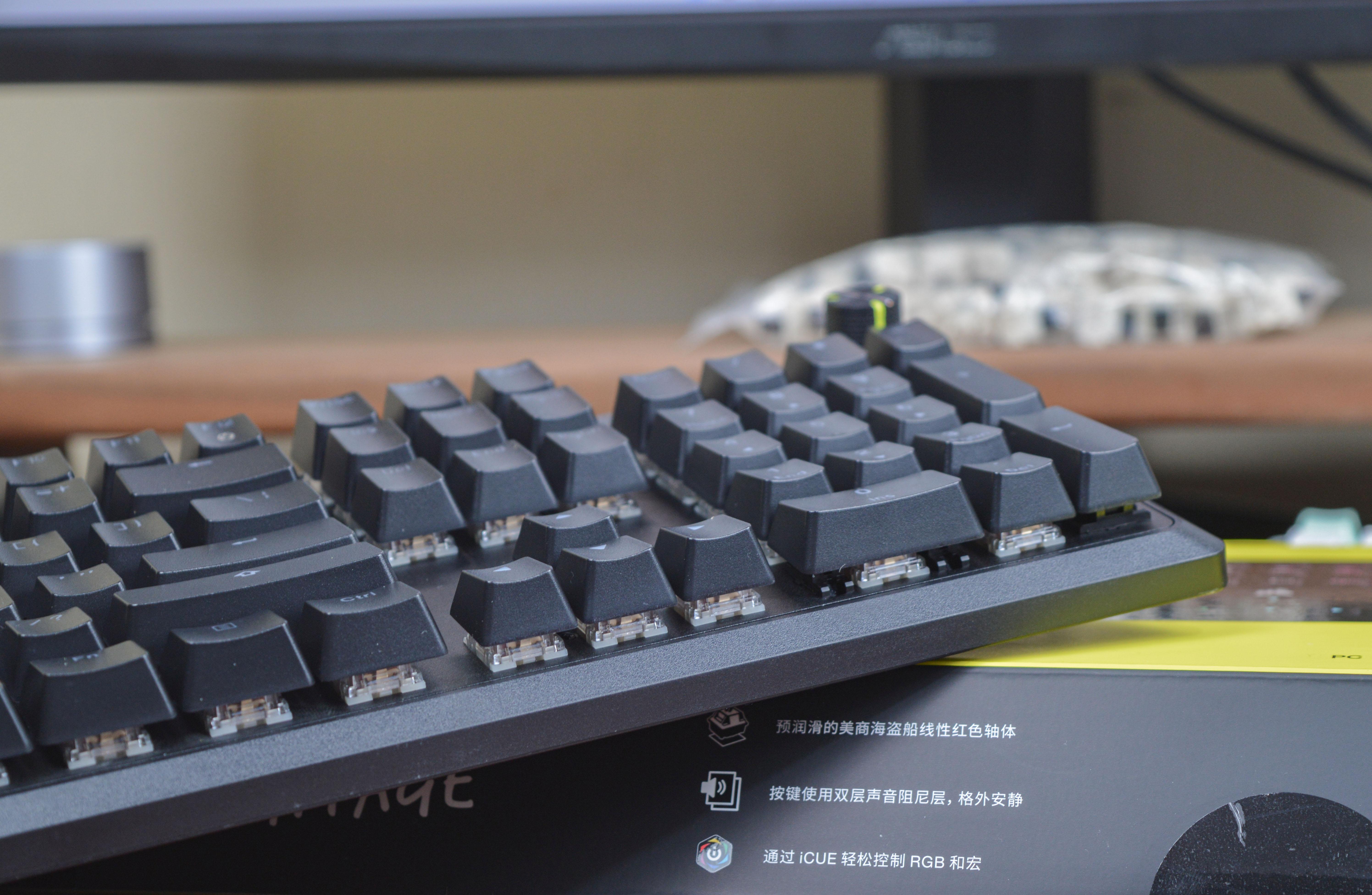 全尺寸可玩性高海盗船k70corergb全尺寸机械键盘开箱