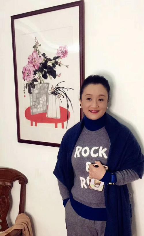 回顾杨昆千万别墅被拍卖退休金仅2500元60岁无儿无女为夫还债