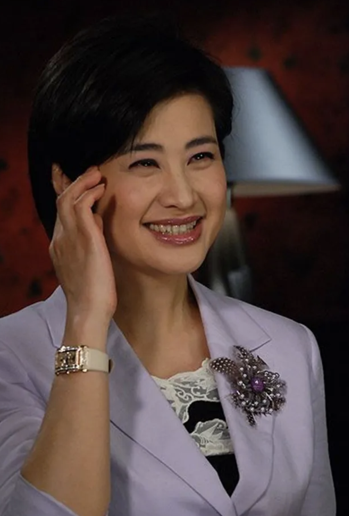 回顾吴小莉与一贫如洗的哥哥相认为何她伸手相助却遭拒绝