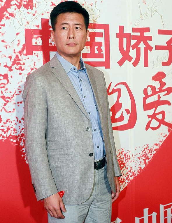 回顧高曙光與江珊離婚後51歲閃婚娶小16歲女富豪52歲再當爸爸