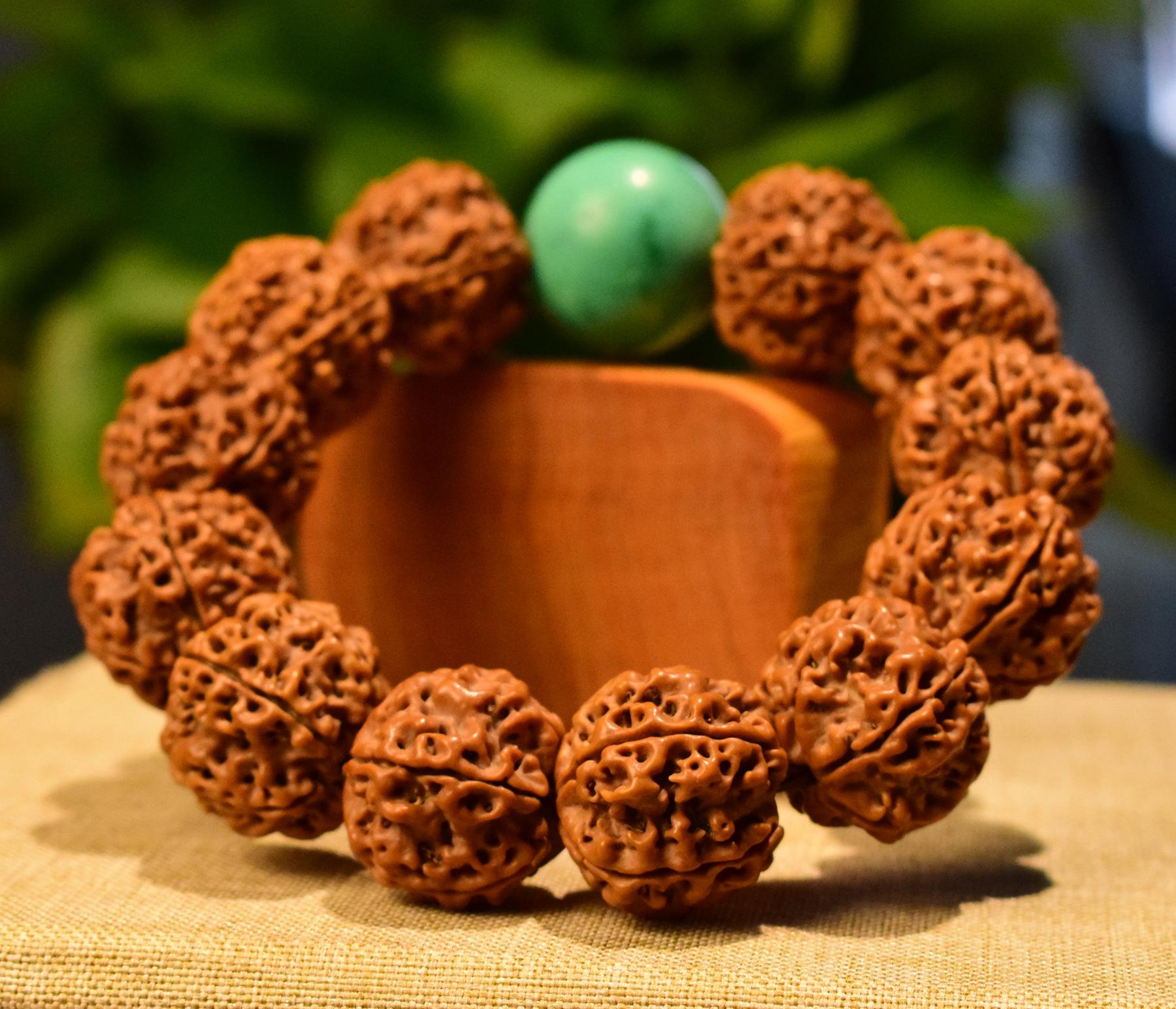 金刚菩提盘玩秘籍:轻松盘出牛津红,文玩达人的不传之秘!