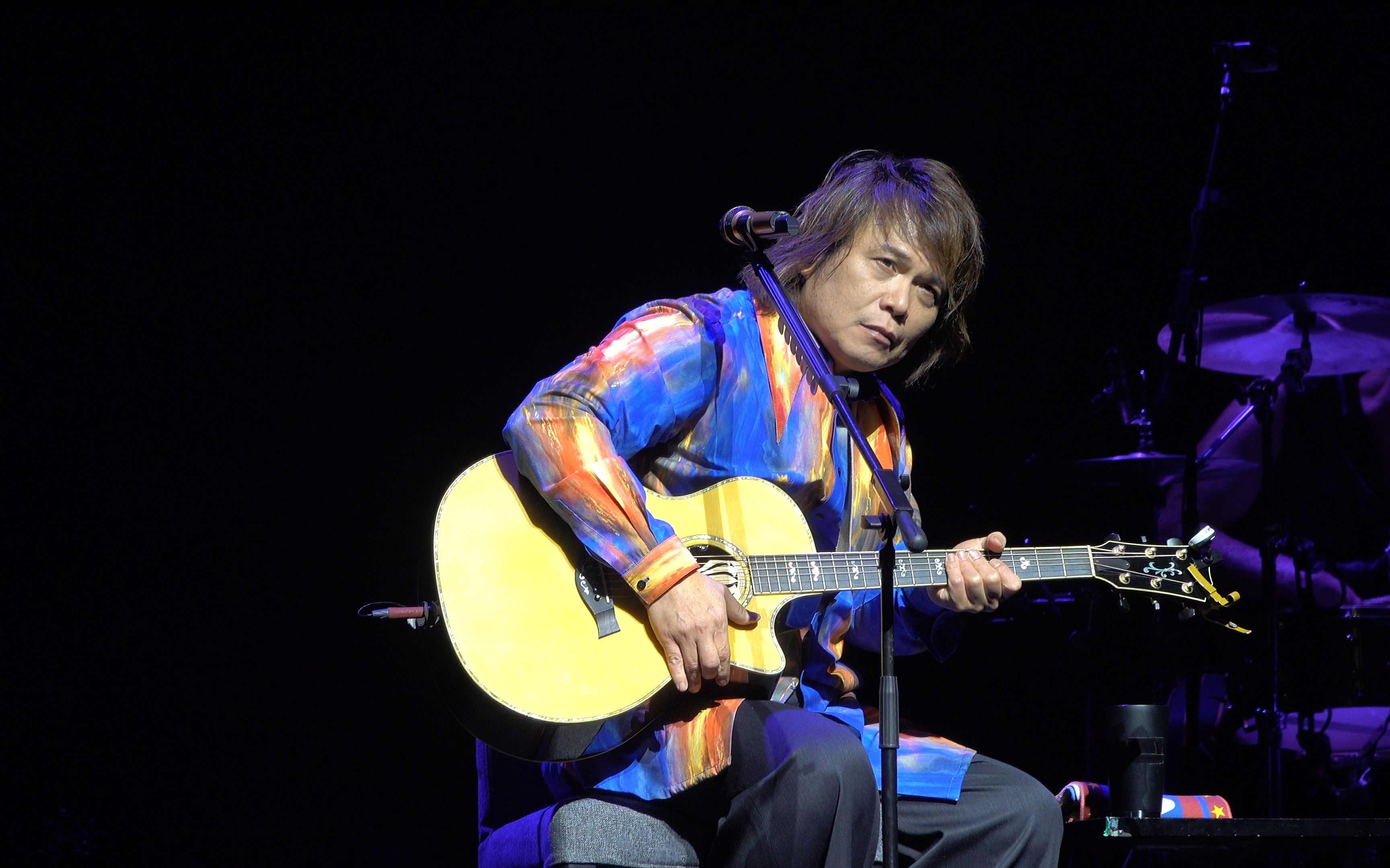 娱乐圈风俗想火先改名央视主持连姓都改自称对不起爸爸