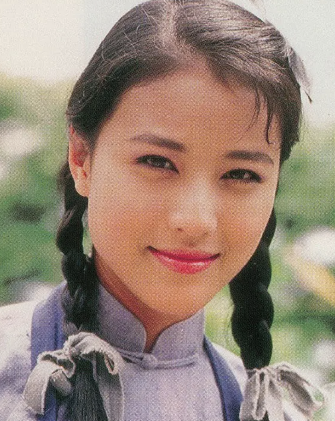 回顾57岁周海媚去世生前独居生活一生无子女活得自由有大爱