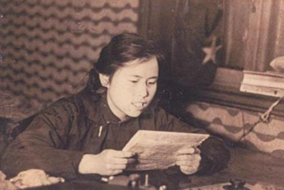 回顾导演杨洁一婚嫁张艺谋老师二婚不惧世俗嫁小14岁摄像