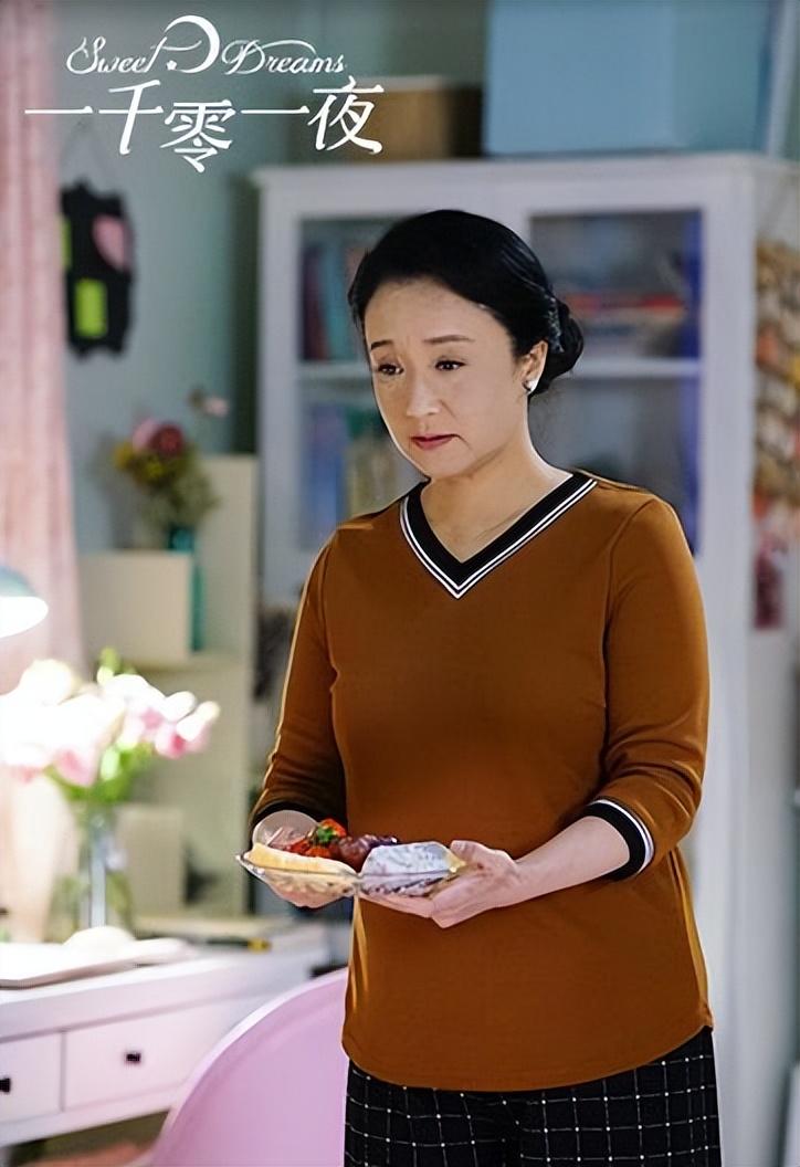 这次不再是仅有一场戏的路人,店员,而是一个起到剧情契合转折的角色