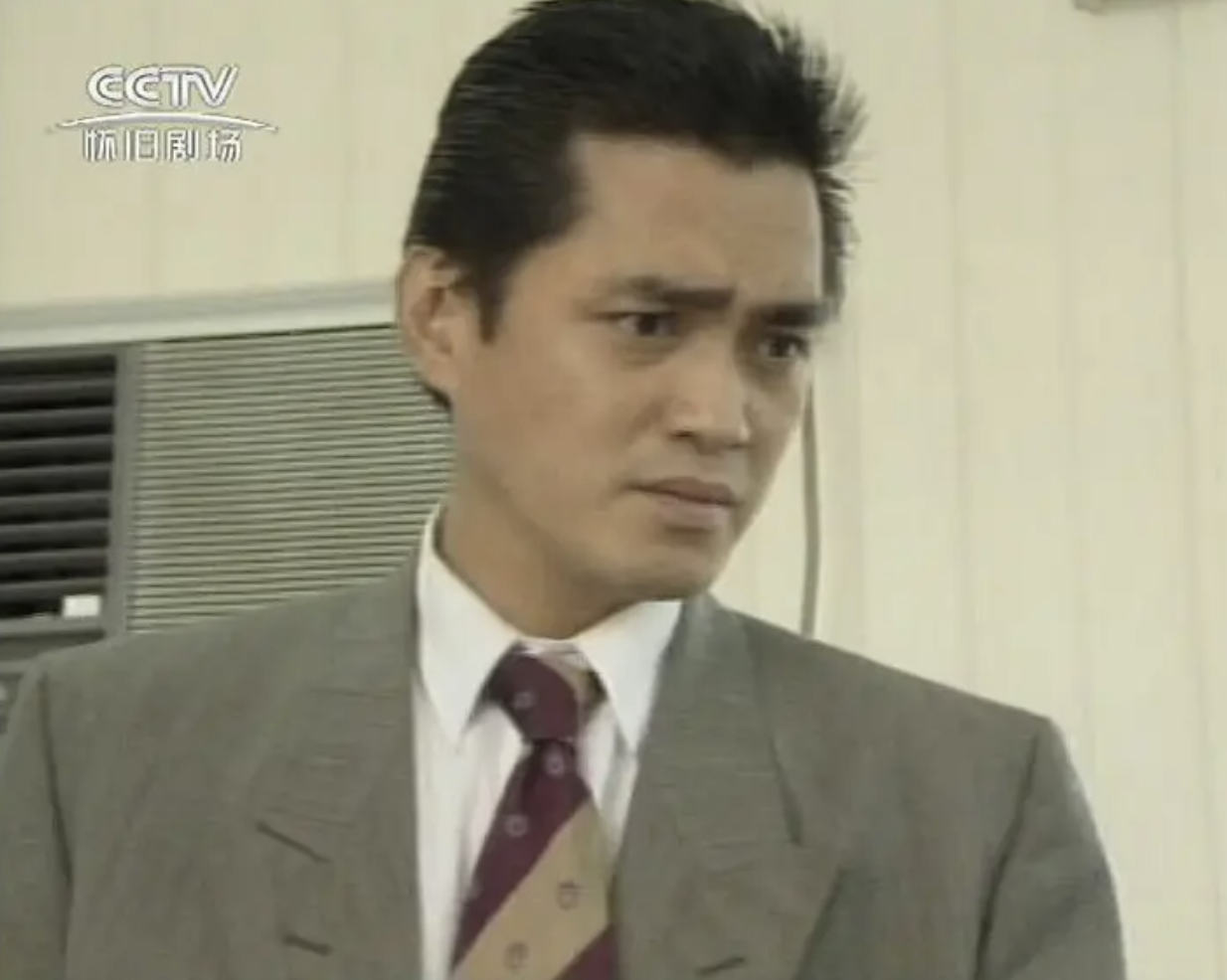 回顾汤镇宗弟弟是汤镇业至今无绯闻将普通妻子宠成了宝