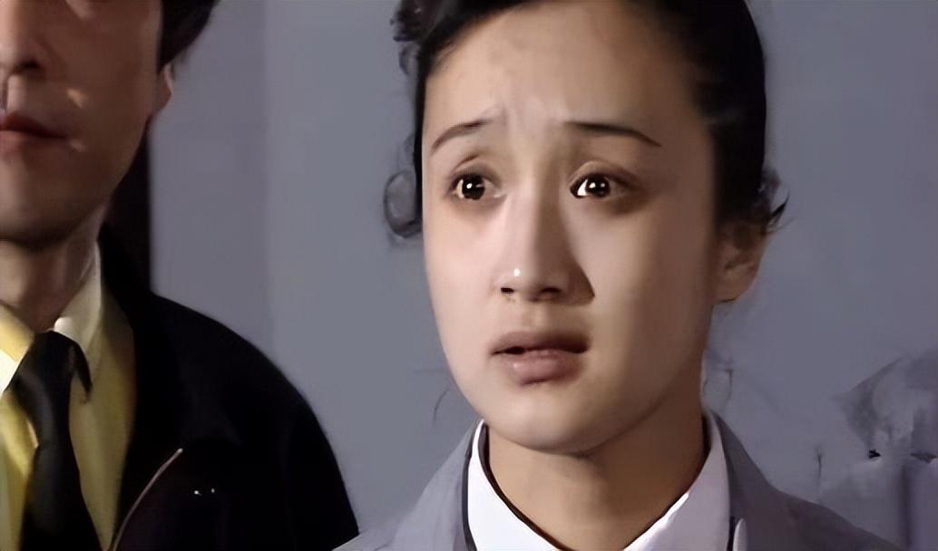 这次不再是仅有一场戏的路人,店员,而是一个起到剧情契合转折的角色