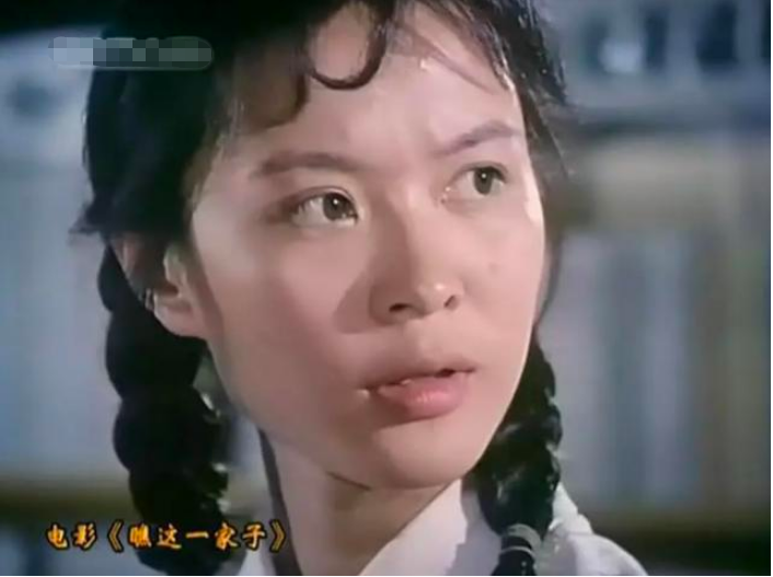 回顾方舒捧红屠洪刚后被抛弃独自抚养两个女儿20年女儿成骄傲