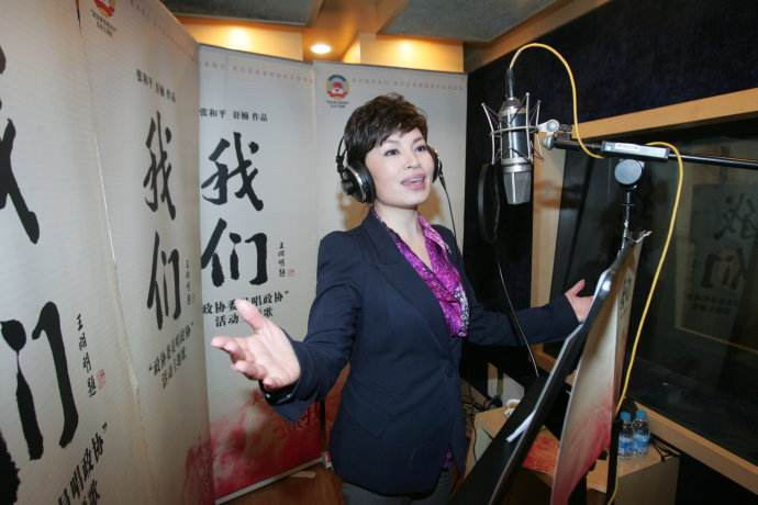 回顾李瑞英父母的智慧让她受用终身为照顾瘫痪婆婆晚婚晚育