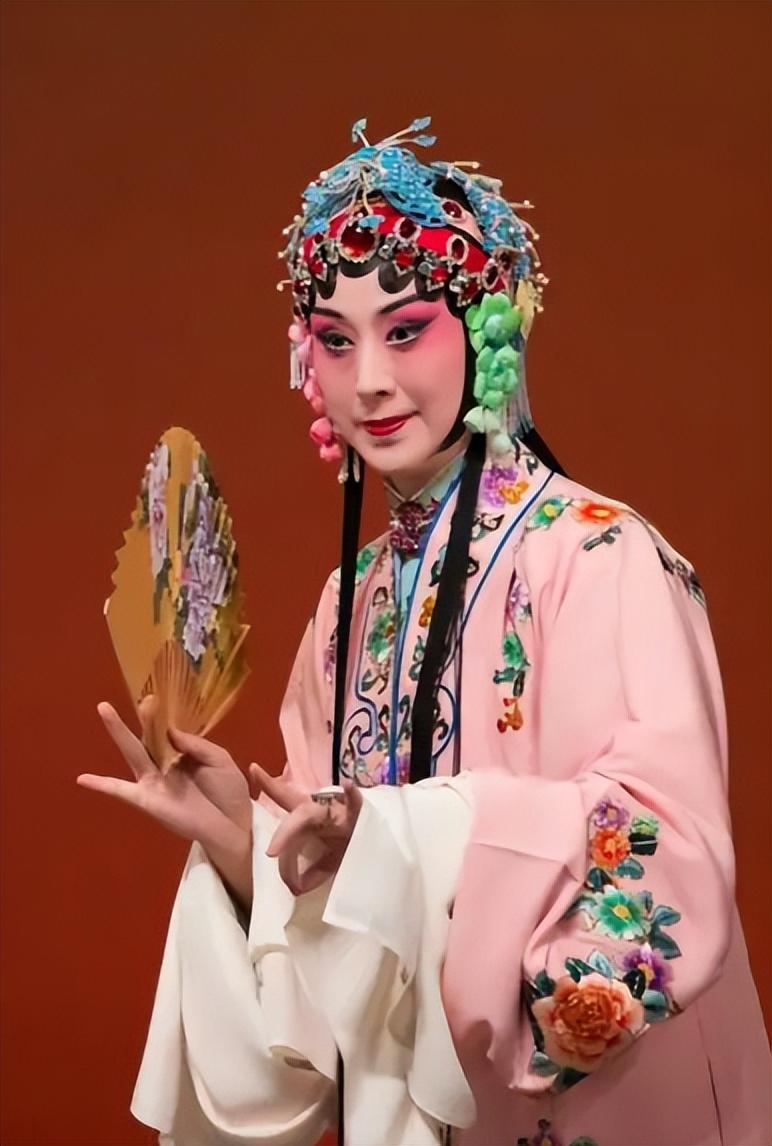 回顾李成儒娶演员恩爱多年离婚后相互成就不是夫妻也是亲人