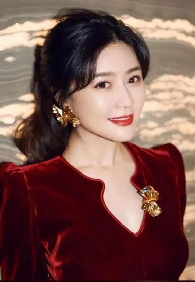 2006年,田海蓉在拍摄完了电视剧《女人不哭》后,便暂时隐退娱乐圈了.