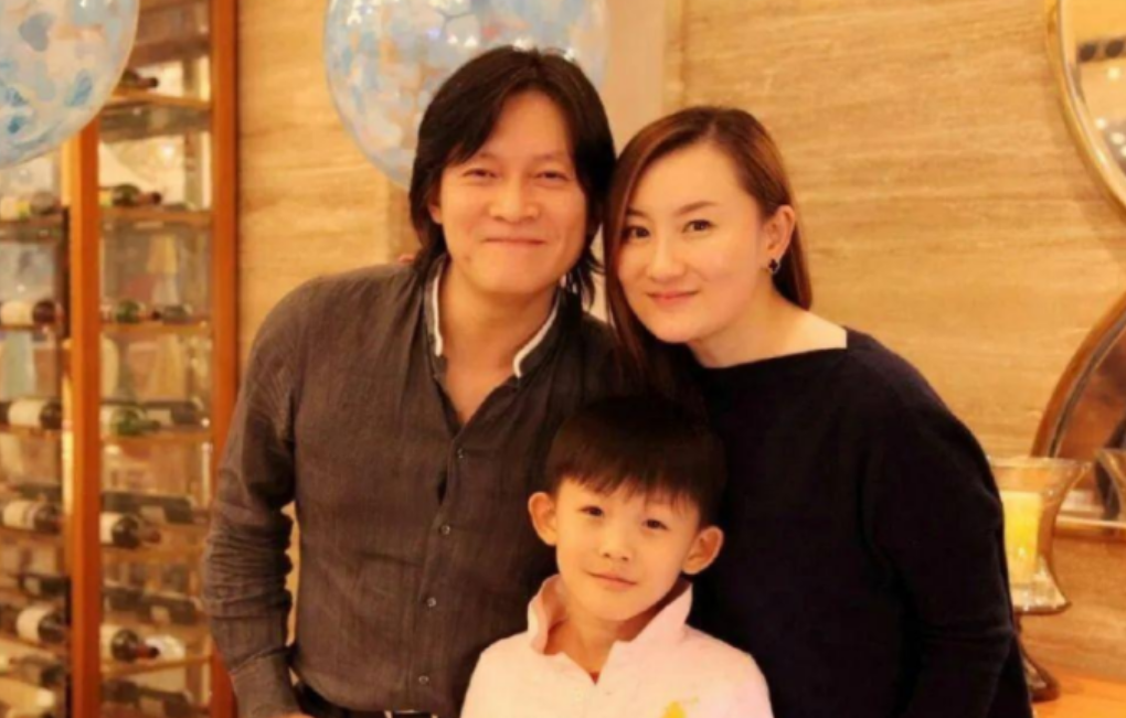 回顾老戏骨杨志刚娶初恋张静钱也归她管成名后更爱她