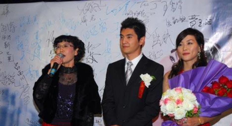 回顾邢傲伟5岁学体操18岁夺冠23岁退役卖面膜他经历了啥