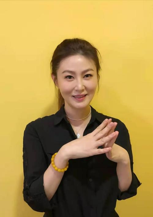 回顾王思懿26岁爆红与武松丁海峰因戏生情如今仍单身一人