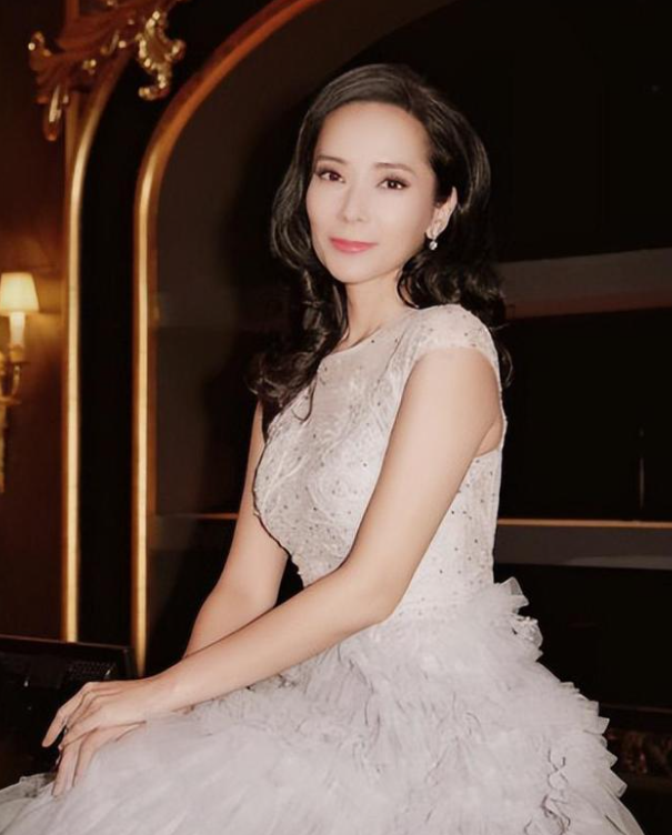 回顾郭羡妮混血港姐下嫁农村小伙儿婆婆的态度让她不后悔