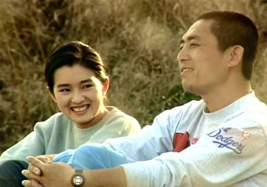 回顾肖华和张艺谋离婚后单身至今女儿张末成了她的精神寄托