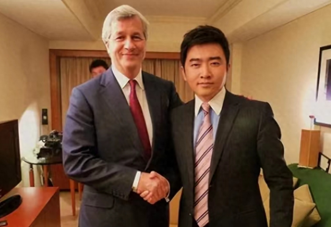 以及韩国总统金大中,以色列总理佩雷斯等等,芮成钢都曾和他们进行过