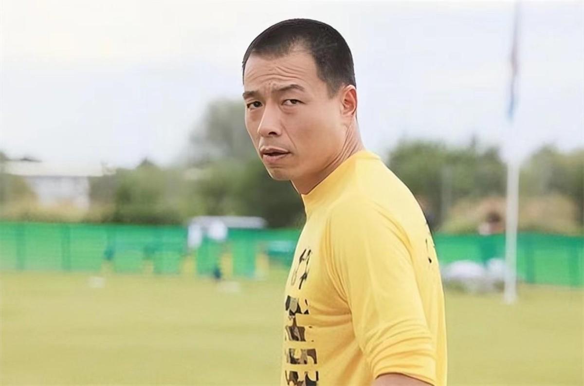 回顾王挺为父母离异落泪替父还清千万债务后父子俩抱头痛哭