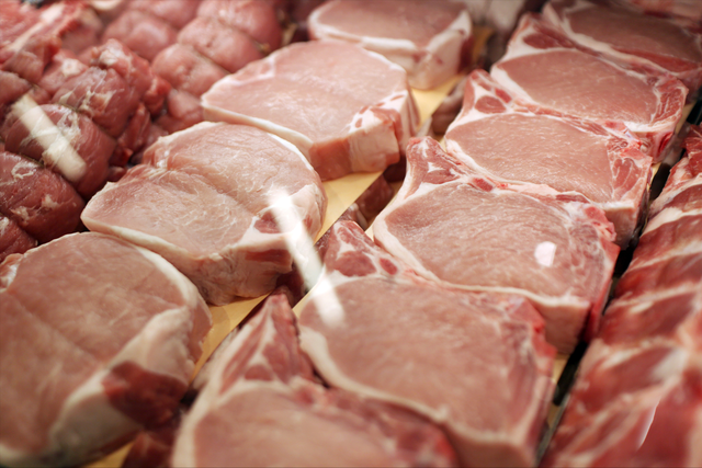 躲是躲不过的,英国放大招美国来买单,转基因猪肉今年要来了?