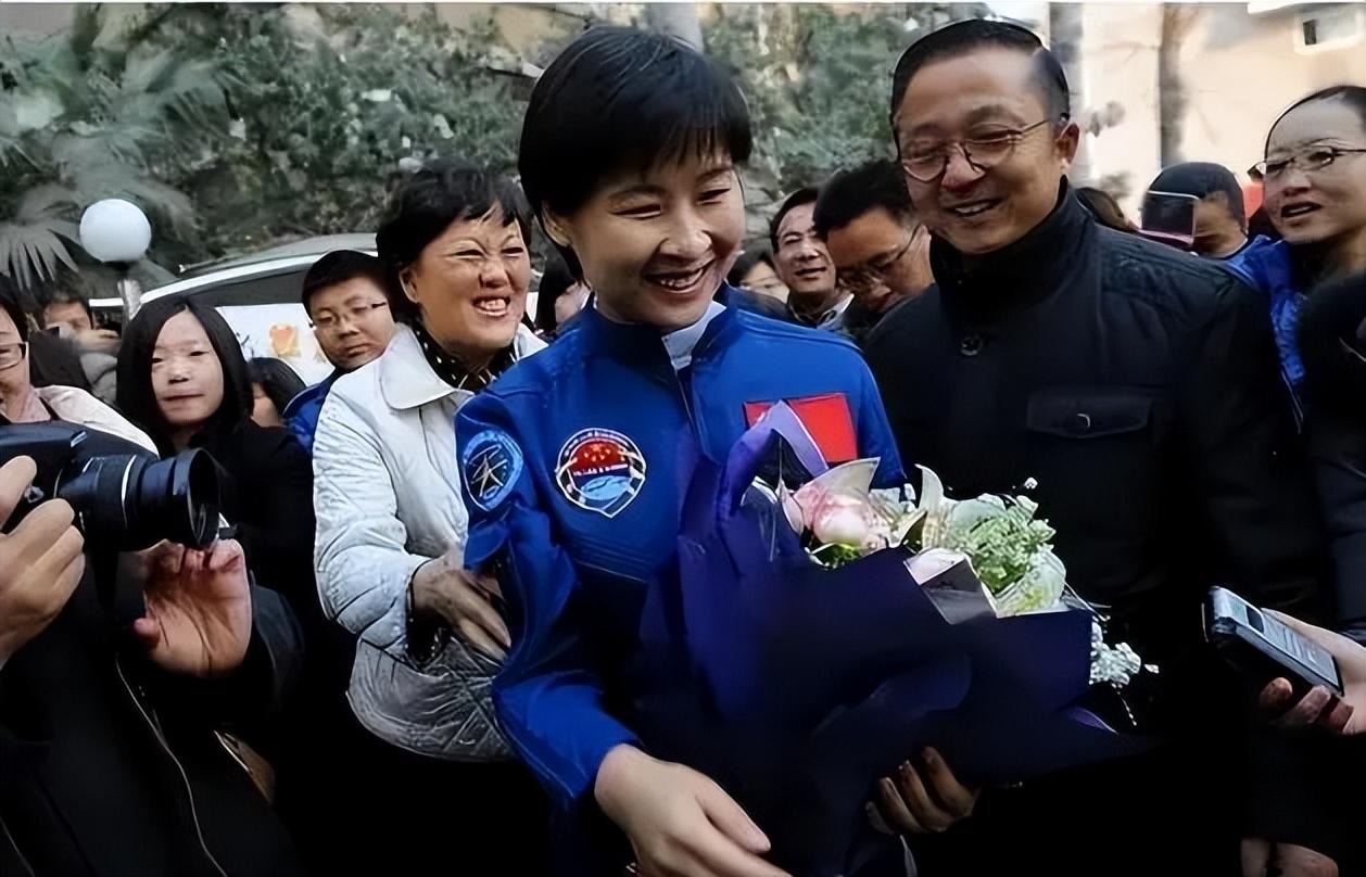 回顾航天员刘洋结婚8年不生孩子首次升空前为丈夫留下2条遗言