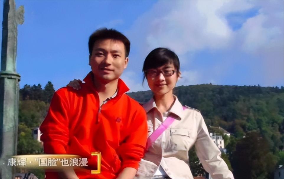 回顾康辉与师妹结婚22年不要孩子为何48岁却坦言后悔