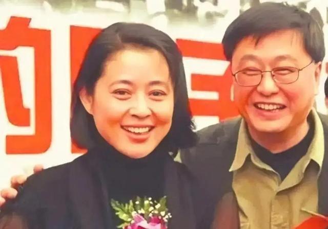 回顾虎子天生患有疾病母亲倪萍独自带艰难求医此生难报母亲恩