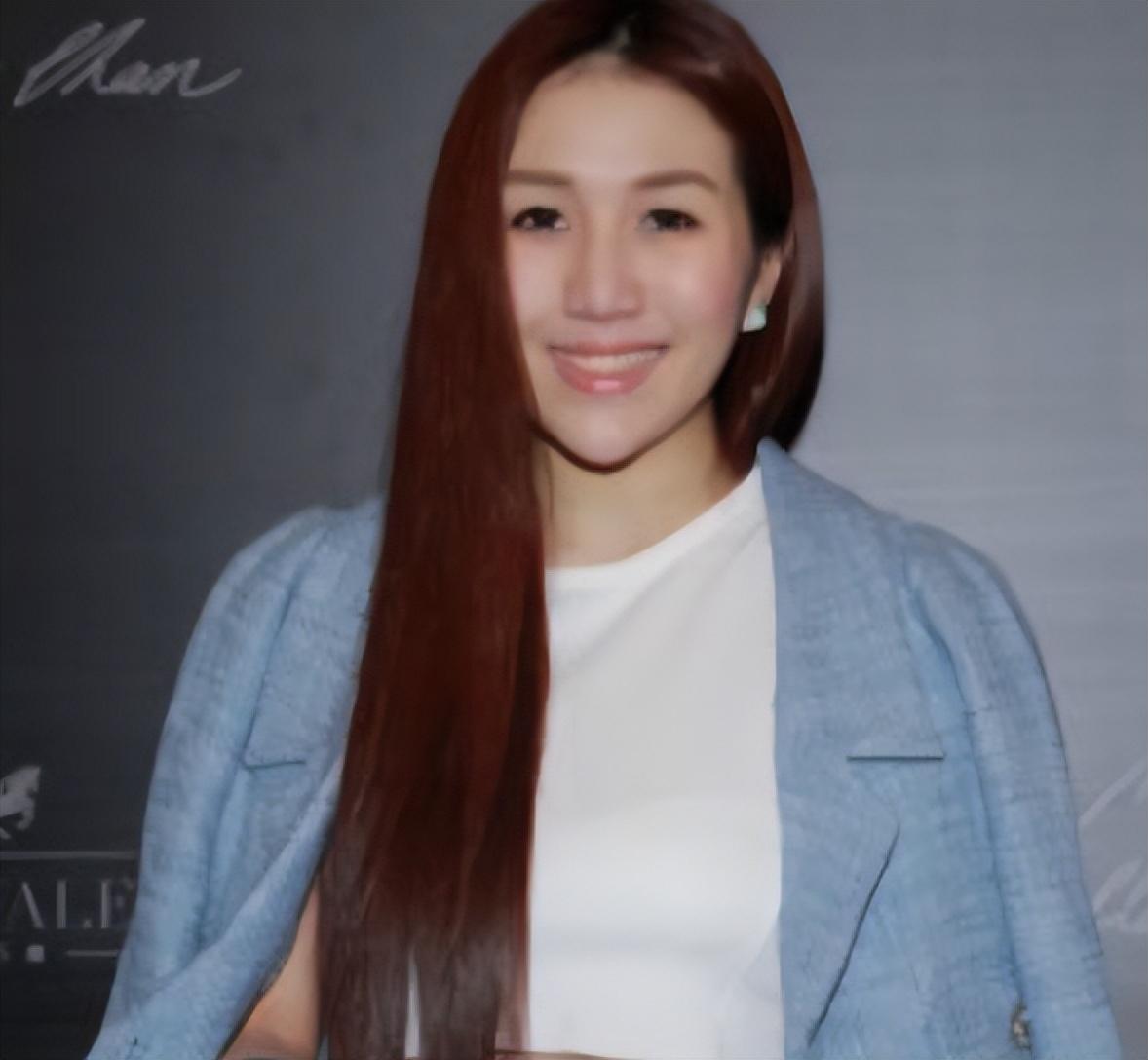 回顾赌王女儿何超盈:倒贴14亿下嫁东北小伙,结婚被丈夫宠成宝