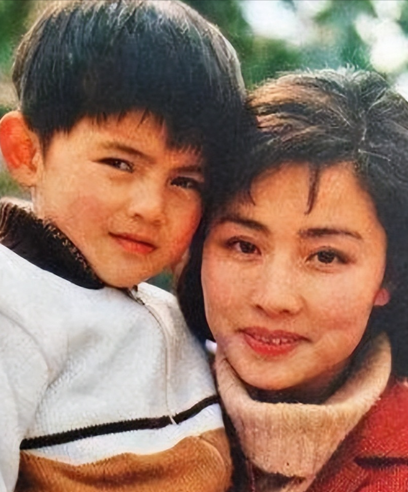 回顾演员赵娜一婚嫁祝延平二婚嫁杜志国如今66岁单身一人