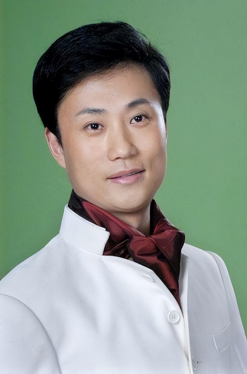 回顾耿为华被女粉丝倒追两年离婚独自抚养女儿今仍然单身一人