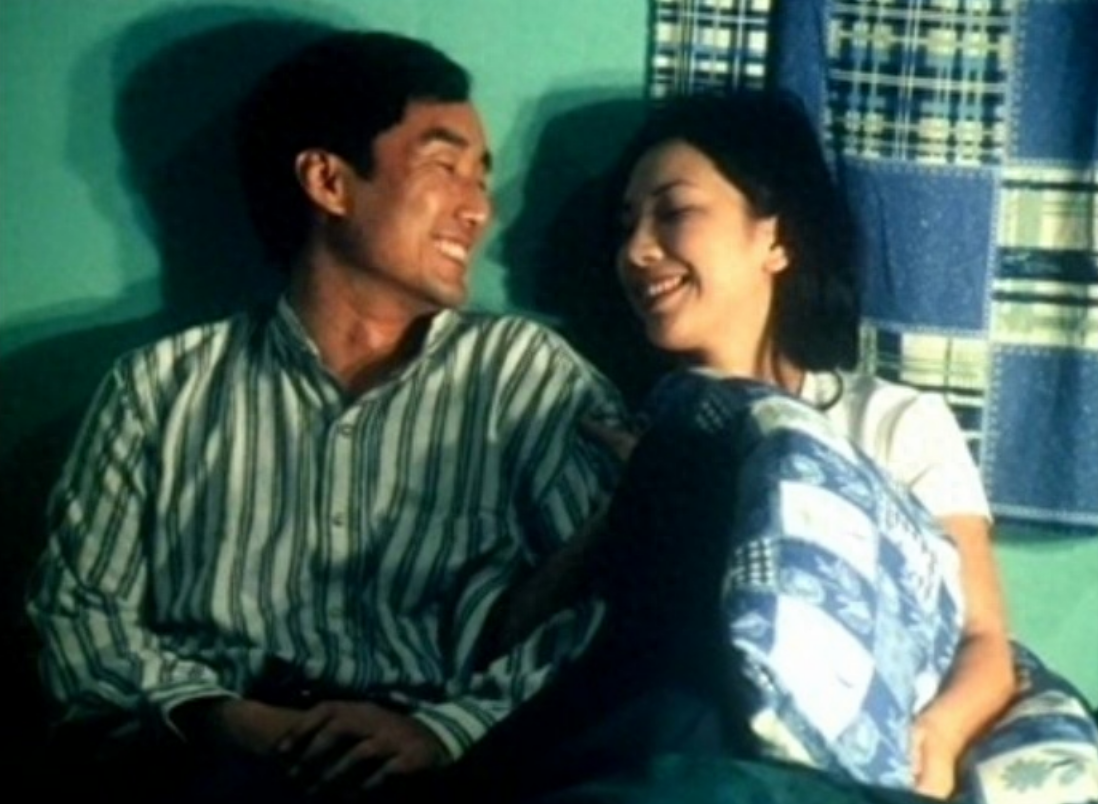 回顾施京明娶圈外妻生一子为孙女苦学英语如今怎样了